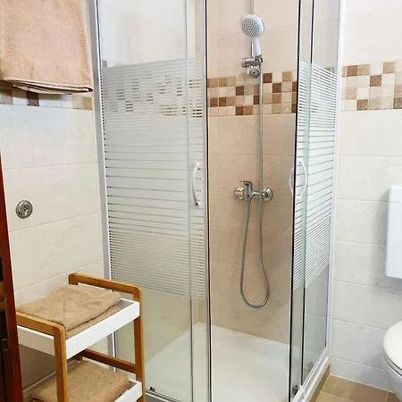 Apartment With A - C In Porec-istrien 44245 Poreč